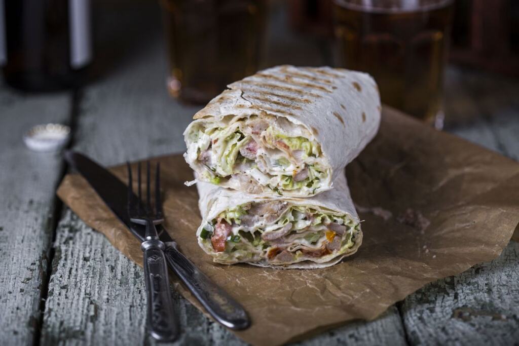 Врач предупредил  о рисках сердечно-сосудистых заболеваний из-за соусов в шаурме