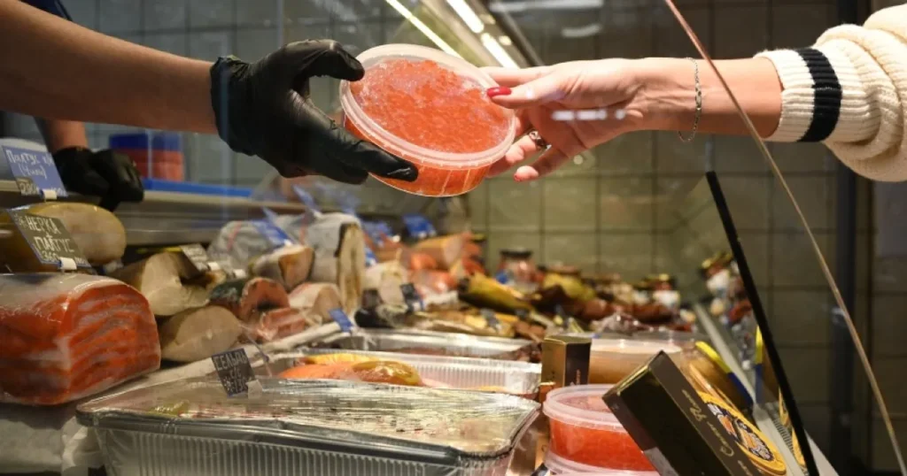 Назван максимальный срок хранения красной икры в холодильнике